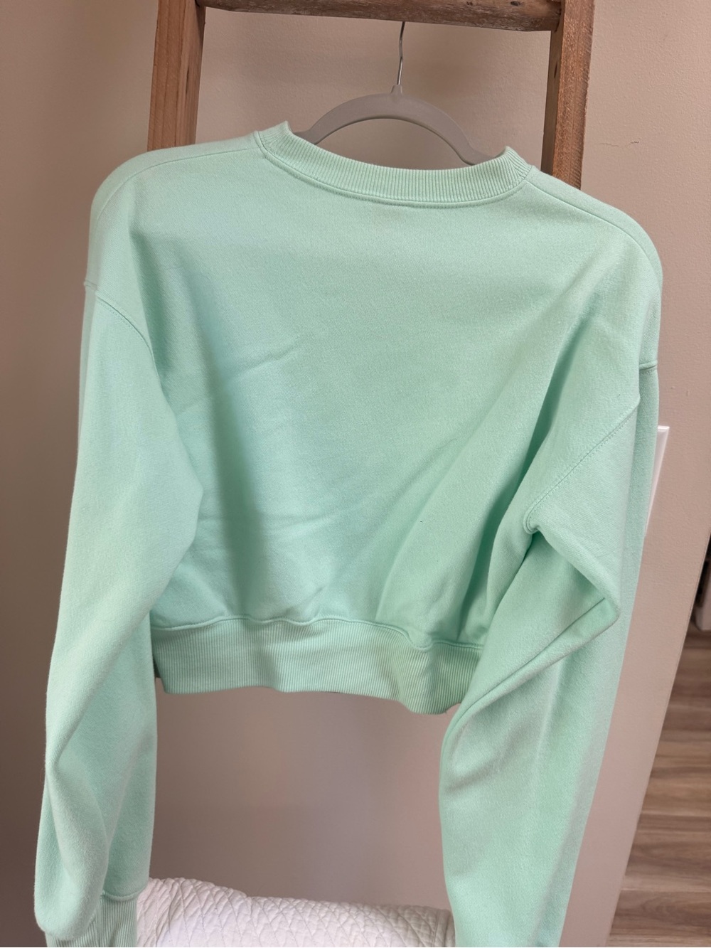 wild fable Cropped Crewneck Sweatshirt in Mint